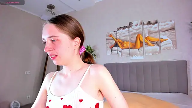 Camilla Kelly online show from 05-20-26, 01:12