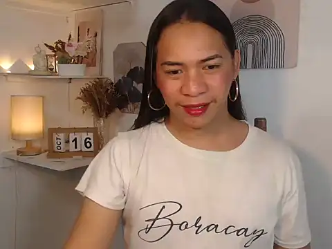 Snapshot of Ursexy_ngaw chatting on 10-17-25, 09:34 Ursexy ngaw online show from 10-17-25, 09:34