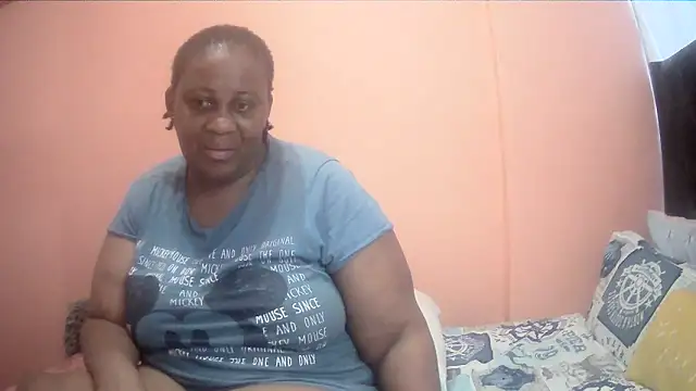 HUGEASSXXXXX online show from 12-18-25, 04:07