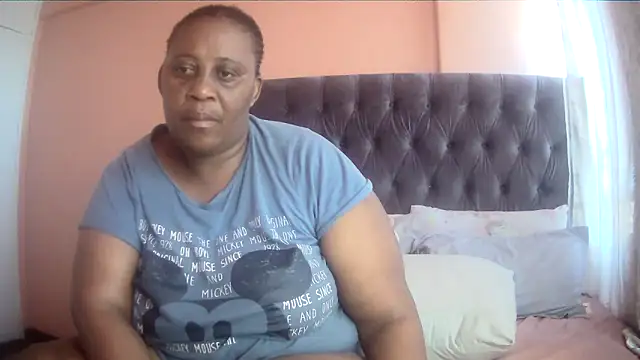 HUGEASSXXXXX online show from 02-04-26, 06:19