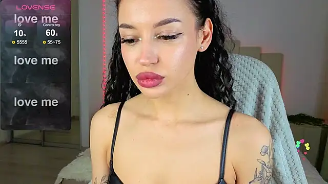 Alexa   Hill online show from 10-14-25, 01:06