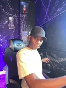 Brycce santos online show from 06-11-26, 01:42