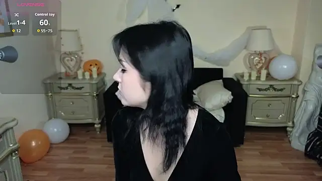 Snapshot of mimi_purrs chatting on 10-18-25, 04:37 mimi purrs online show from 10-18-25, 04:37