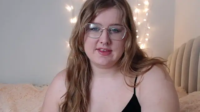 Snapshot of AgnesRoseCams chatting on 02-12-26, 10:43 AgnesRoseCams online show from 02-12-26, 10:43