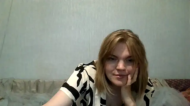 Snapshot of SirWolff chatting on 05-19-26, 08:37 SirWolff online show from 05-19-26, 08:37