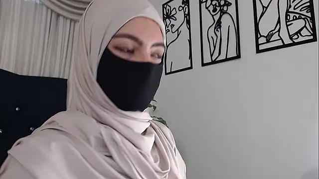 Snapshot of jade_nassar chatting on 10-17-25, 12:08 jade nassar online show from 10-17-25, 12:08