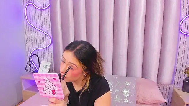 SamanthaPeachss online show from 11-24-25, 12:05