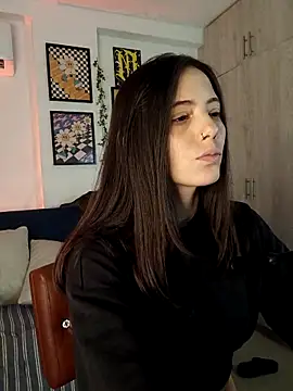 Snapshot of mishelkrave_ chatting on 10-06-25, 01:36 mishelkrave  online show from 10-06-25, 01:36