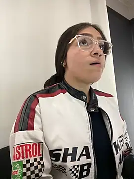 Alyha Cortes online show from 10-25-25, 03:25