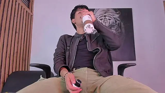 DimitriDeluxe online show from 10-09-25, 07:34