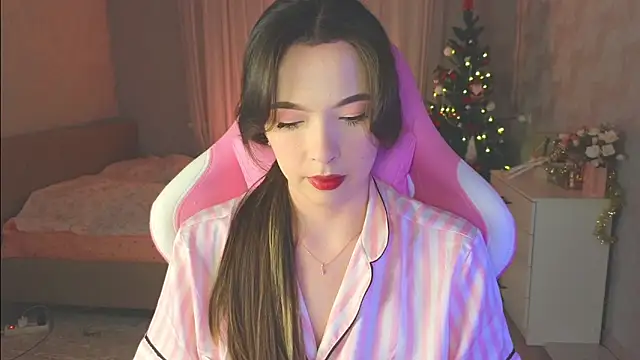 yuna sunshy online show from 12-20-25, 02:07