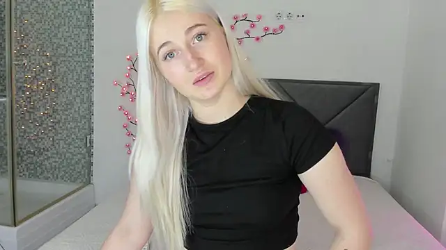 HollyTailors online show from 02-26-26, 01:21