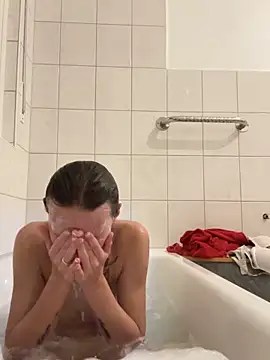 Emilia Mausi online show from 10-07-25, 07:33