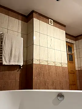 Emilia Mausi online show from 10-19-25, 06:19