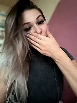 iSelena online show from 11-06-25, 05:41