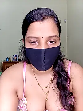 Rose-luckey online show from 11-18-25, 12:53