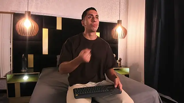 Snapshot of Lucio__Fox chatting on 05-02-26, 11:48 Lucio Fox online show from 05-02-26, 11:48