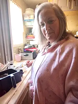 Snapshot of Feelineducentre chatting on 10-12-25, 09:52 Feelineducentre online show from 10-12-25, 09:52