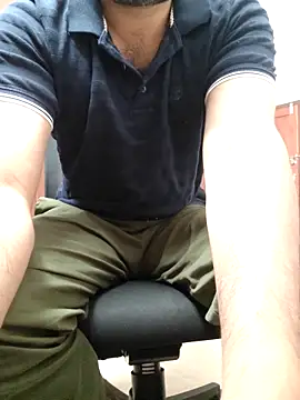 Snapshot of hairysub_india@xh chatting on 10-23-25, 03:00 hairysub indiaxh online show from 10-23-25, 03:00