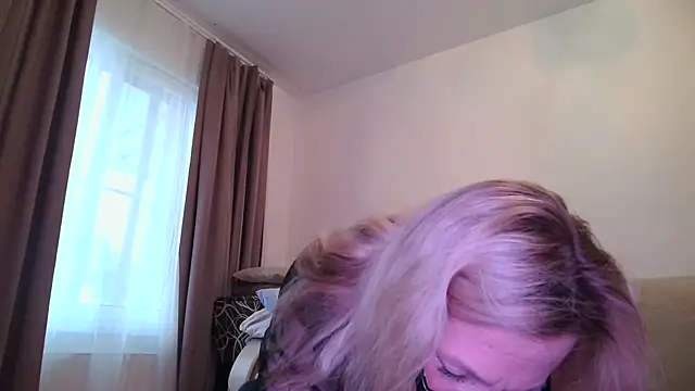 Snapshot of Sweetmurrr chatting on 05-17-26, 02:09 Sweetmurrr online show from 05-17-26, 02:09