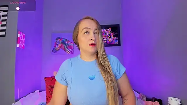 Snapshot of scarletmorgan2218 chatting on 09-25-25, 06:11 scarletmorgan2218 online show from 09-25-25, 06:11