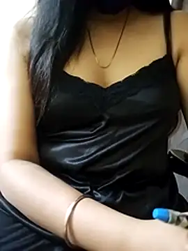 Quinn Bebo online show from 10-28-25, 01:03