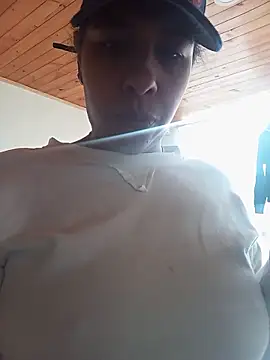 IVONNE COLLINS33 online show from 04-21-26, 01:17