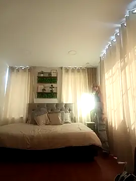 Snapshot of zohet_kriss chatting on 10-09-25, 02:37 zohet kriss online show from 10-09-25, 02:37