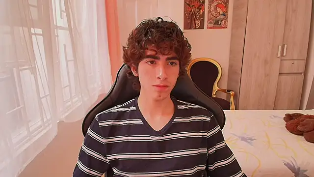 Nude Boy18 online show from 10-21-25, 08:53