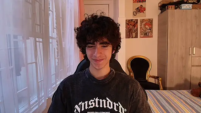 Nude Boy18 online show from 11-01-25, 10:12