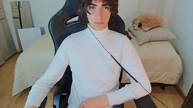 Nude Boy18 online show from 02-19-26, 03:24