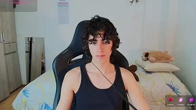 Nude Boy18 online show from 02-25-26, 04:00