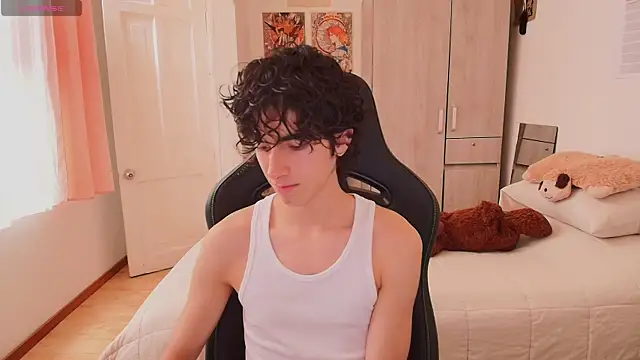 Nude Boy18 online show from 04-18-26, 07:40