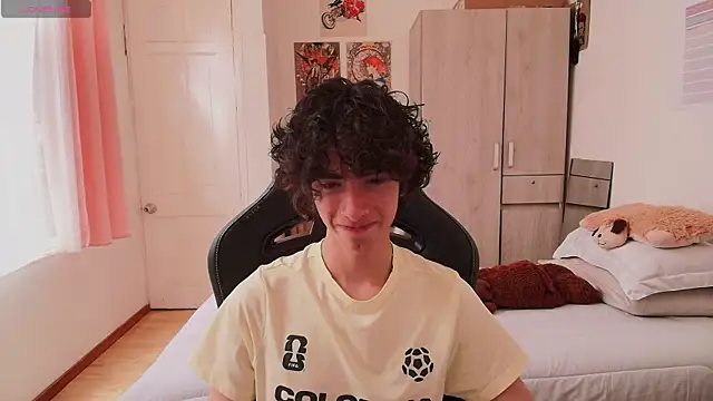 Nude Boy18 online show from 05-24-26, 06:46