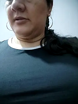 Aisha manzur online show from 11-28-25, 05:04