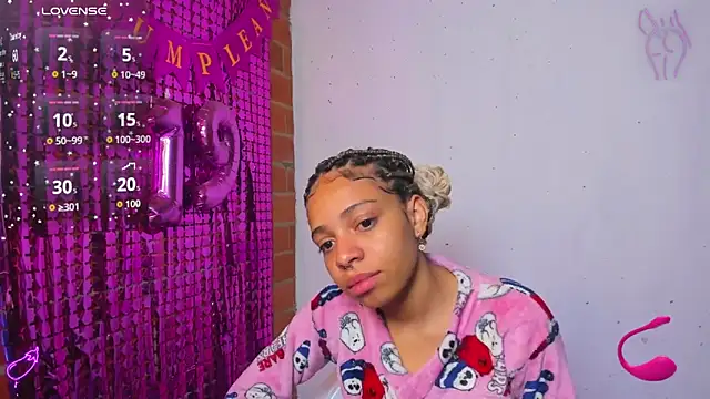 Snapshot of yumi_hanna chatting on 10-05-25, 07:45 yumi hanna online show from 10-05-25, 07:45