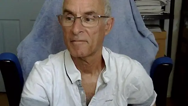 Snapshot of funone1999 chatting on 05-08-26, 09:09 funone1999 online show from 05-08-26, 09:09
