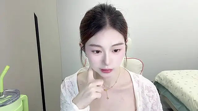 Snapshot of Cookie-oo chatting on 10-04-25, 12:03 Cookie-oo online show from 10-04-25, 12:03