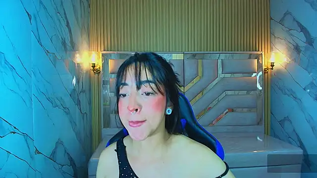 zoe r  online show from 12-20-25, 03:13