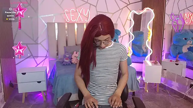 CYRUS TAY online show from 11-24-25, 04:51