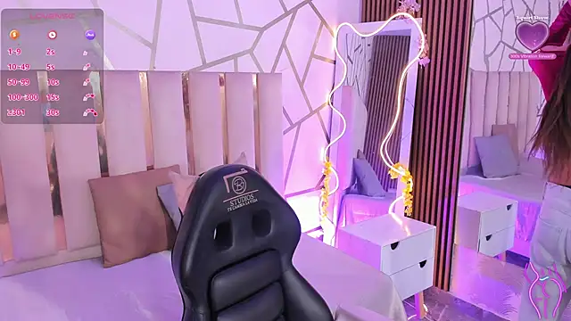 CYRUS TAY online show from 04-16-26, 12:17