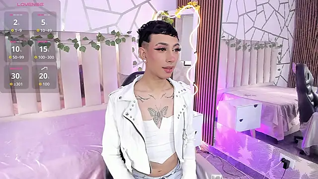 CYRUS TAY online show from 06-19-26, 07:50