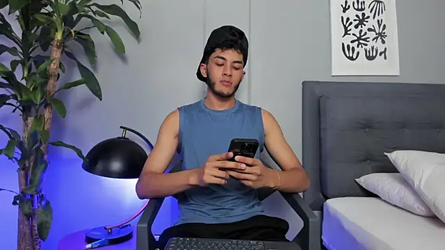 Tylerffoxx online show from 04-14-26, 08:48