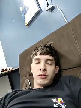 Jheampiiero online show from 11-18-25, 02:32