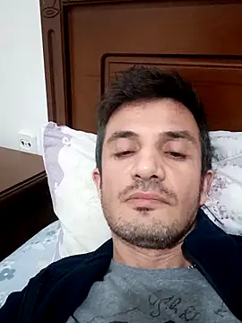 Snapshot of OGUZOZAN chatting on 09-19-25, 08:20 OGUZOZAN online show from 09-19-25, 08:20