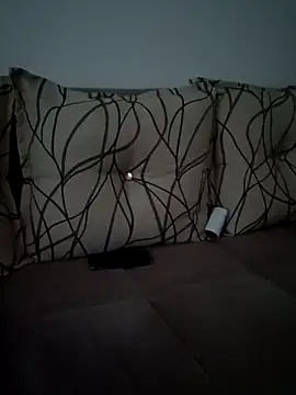 Snapshot of OGUZOZAN chatting on 09-28-25, 04:18 OGUZOZAN online show from 09-28-25, 04:18