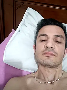 Snapshot of OGUZOZAN chatting on 11-10-25, 09:03 OGUZOZAN online show from 11-10-25, 09:03