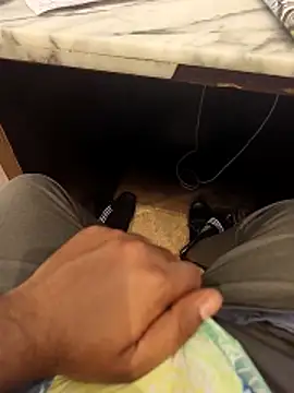 hotboy43339 online show from 02-15-26, 08:46