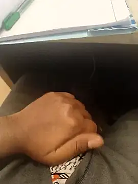 hotboy43339 online show from 03-03-26, 04:18