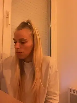 BrumeLove online show from 06-05-26, 07:19